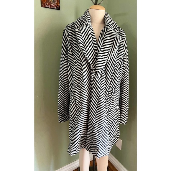 Vintage Suzanne Betro Long Black and White Zebra Print Pea Coat Medium - Picture 1 of 4